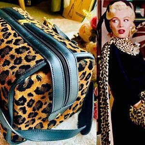 ♥️ Travel bag, vintage carry on, in Leopard 🐆 print. Gevive by boyt.